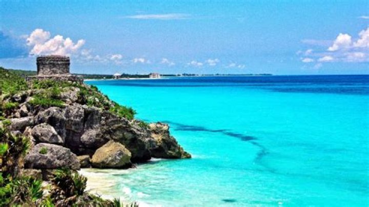 Are cancun beaches swimmable?