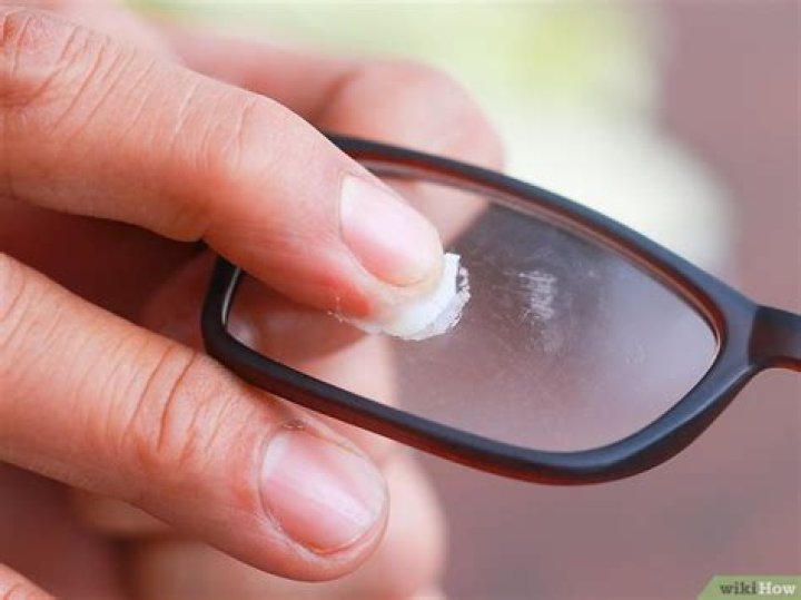 Do polycarbonate lenses scratch easily?