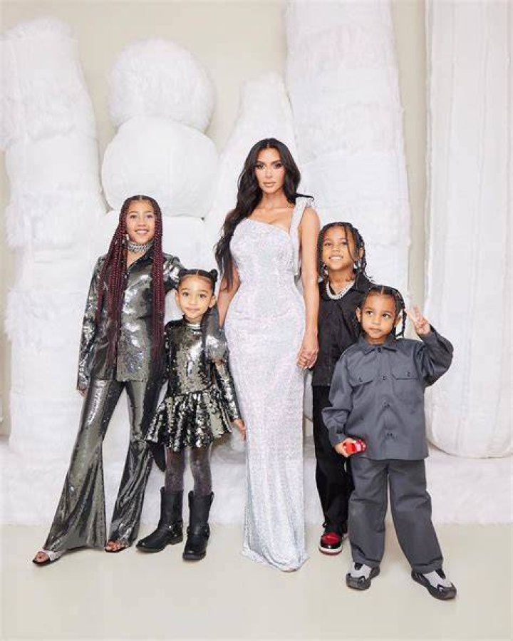 Does kim eng have a child?