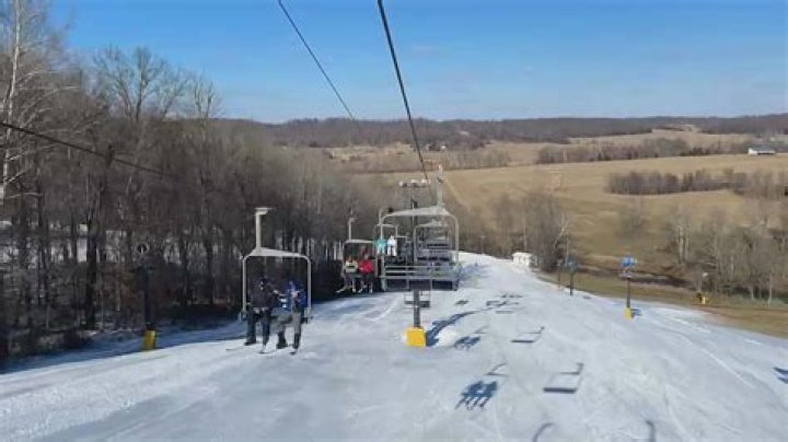 When is paoli peaks open?