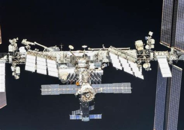 Which countries have space stations?