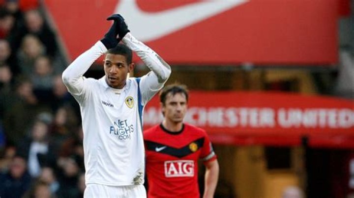Who does jermaine beckford support?