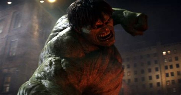 Why was edward norton replaced as hulk?